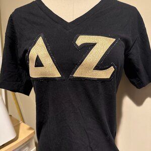 Sorority Delta Zeta short sleeve V-neck Tshirt Block lettering Adult Small